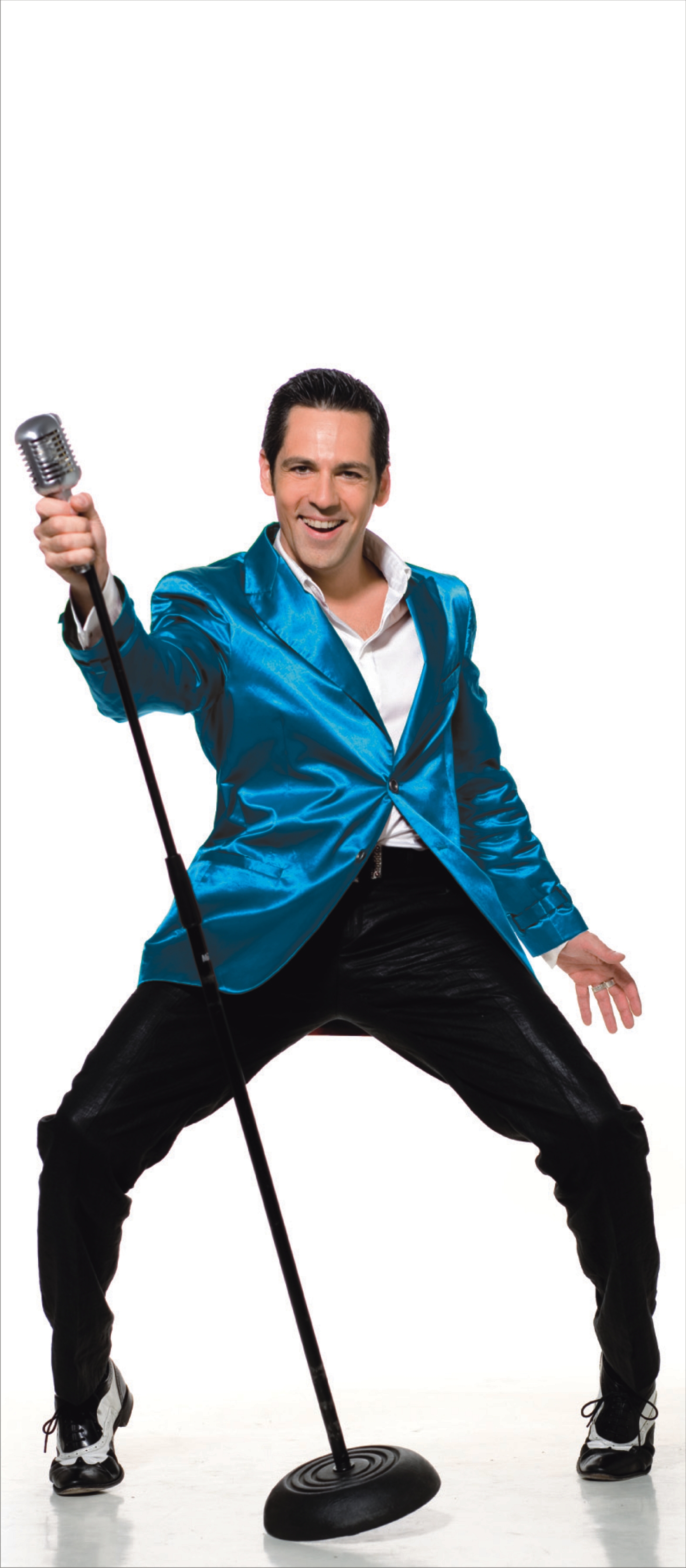 De multe ori, Banica Jr. prefera culorile tipatoare, cand vine vorba despre sacouri