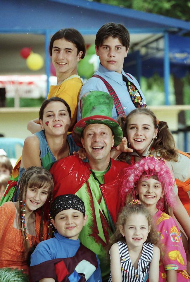 Magicianul in urma cu cativa ani impreuna cu trupa de la Abracadabra