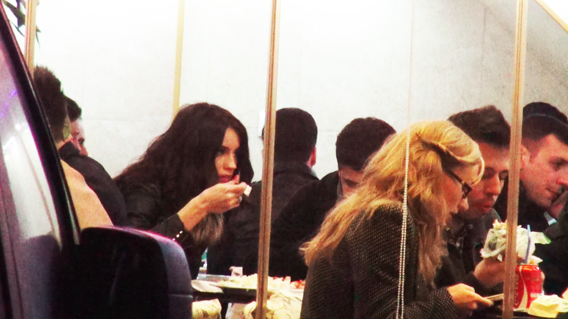 La cum mananca, prezentatoarea tv pare o minune ca isi pastreaza silueta impecabila