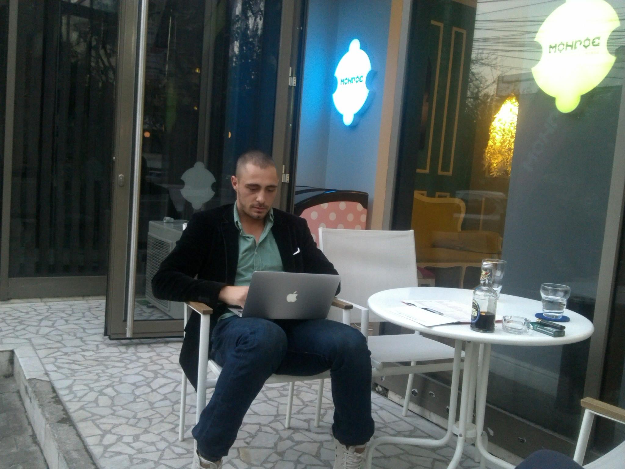 Vladimir compune indiferent de locul in care se afla