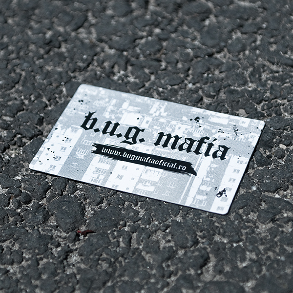 Un magnet de frigider cu B.U.G. Mafia costa 5 lei