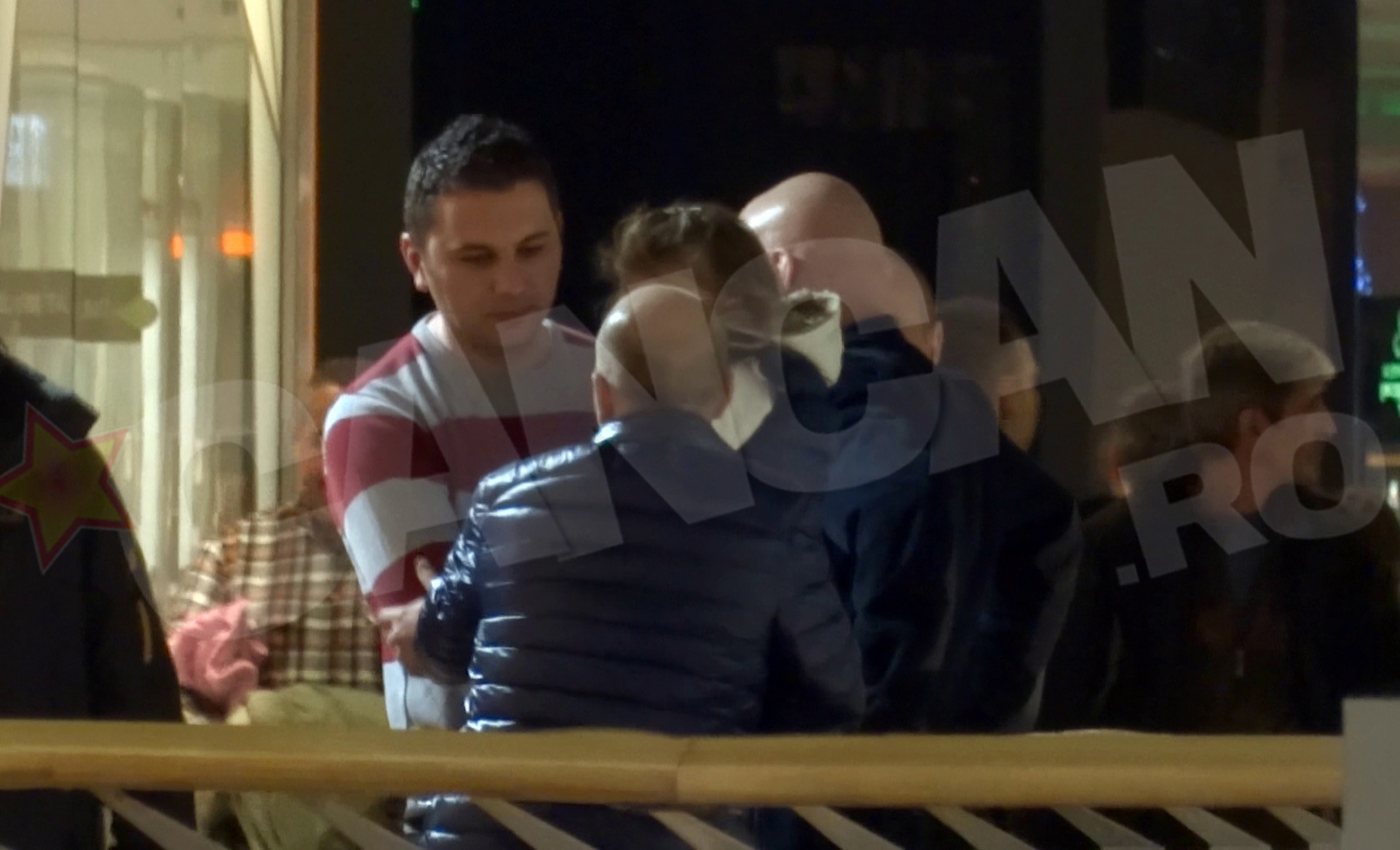 Cosmin are un baietel, dar isi doreste foarte mult si o fetita