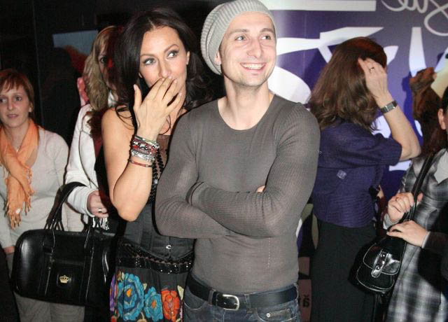 Mihaela si Dani nu se mai feresc de ochii presei