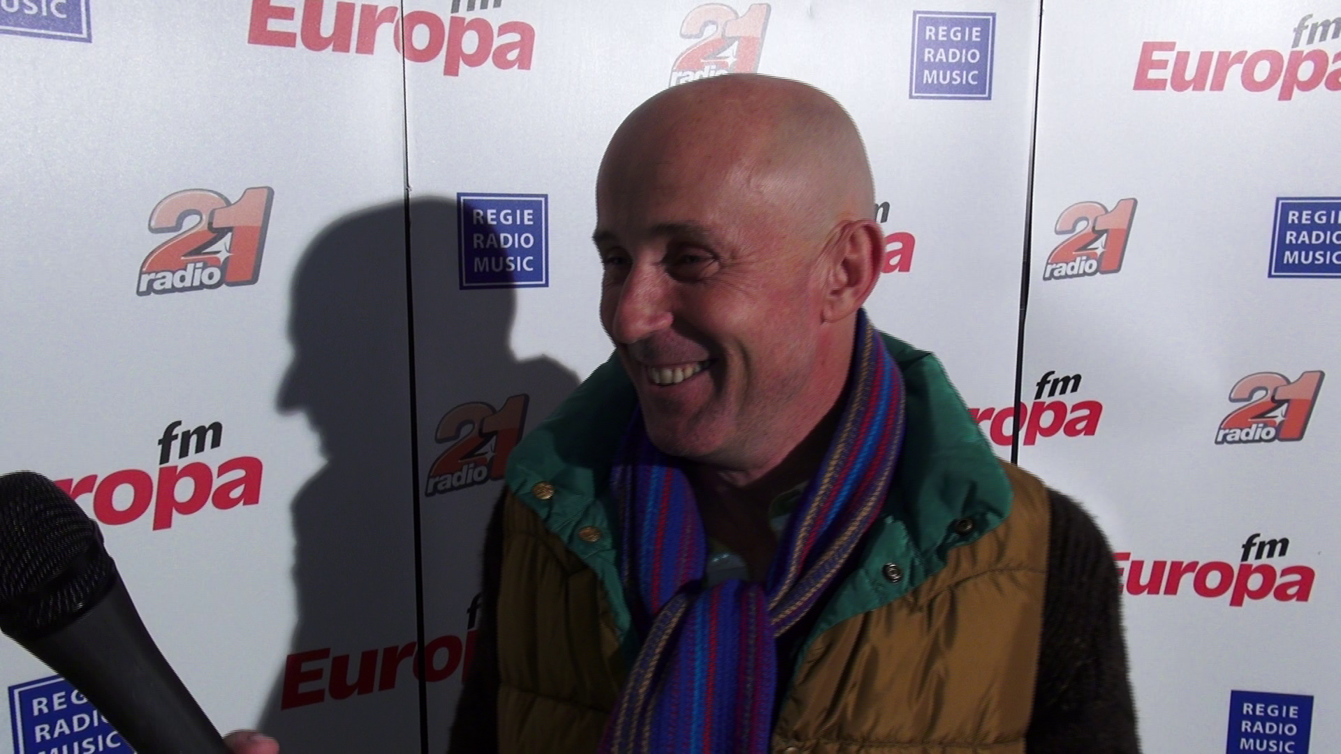 Actorul a acordat un interviu plin de umor despre hobby-urile sale, Sarbatori si Mos Craciun