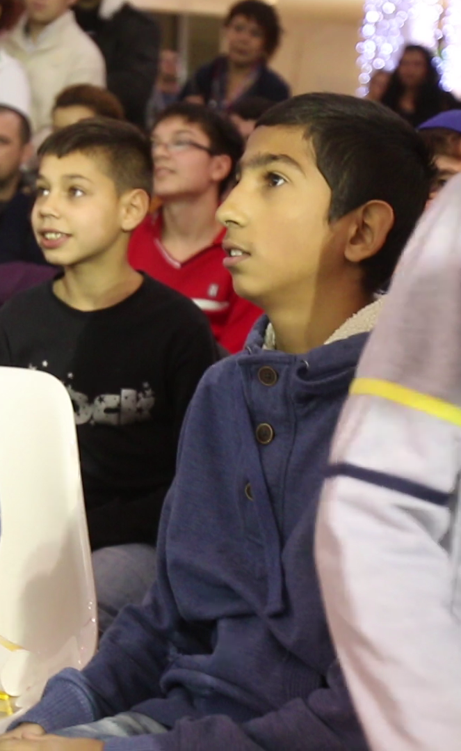 El este pustiul care viseaza sa ajunga ca Alex Velea