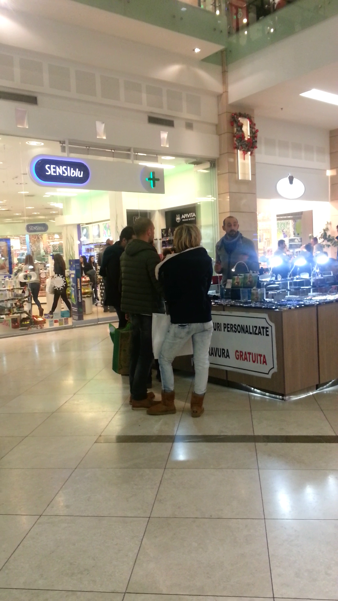 Oana Mares si sotul ei nu cumpara cadouri la intamplare. Din contra, chiar sunt interesanti sa le personalizeze.