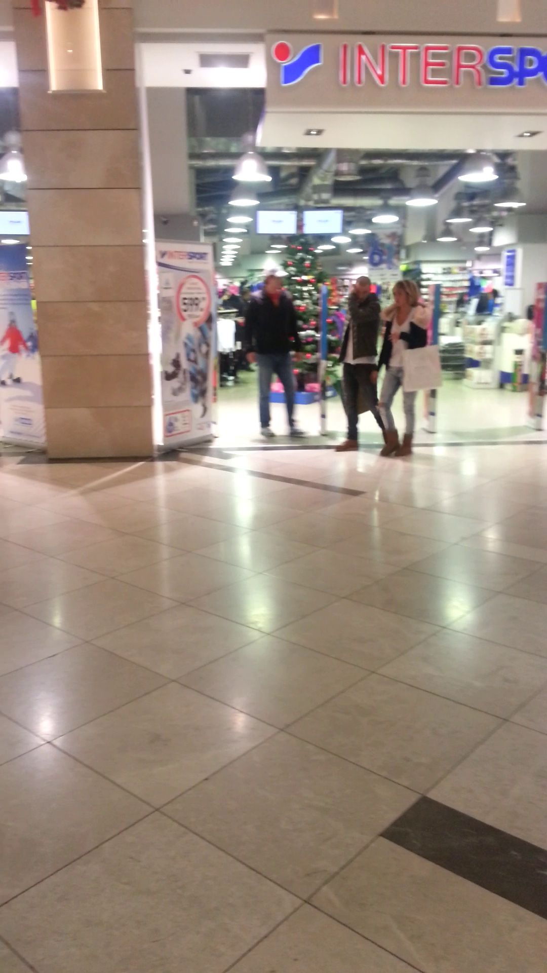 Oana Mares si sotul ei, Dragos Sabareanu