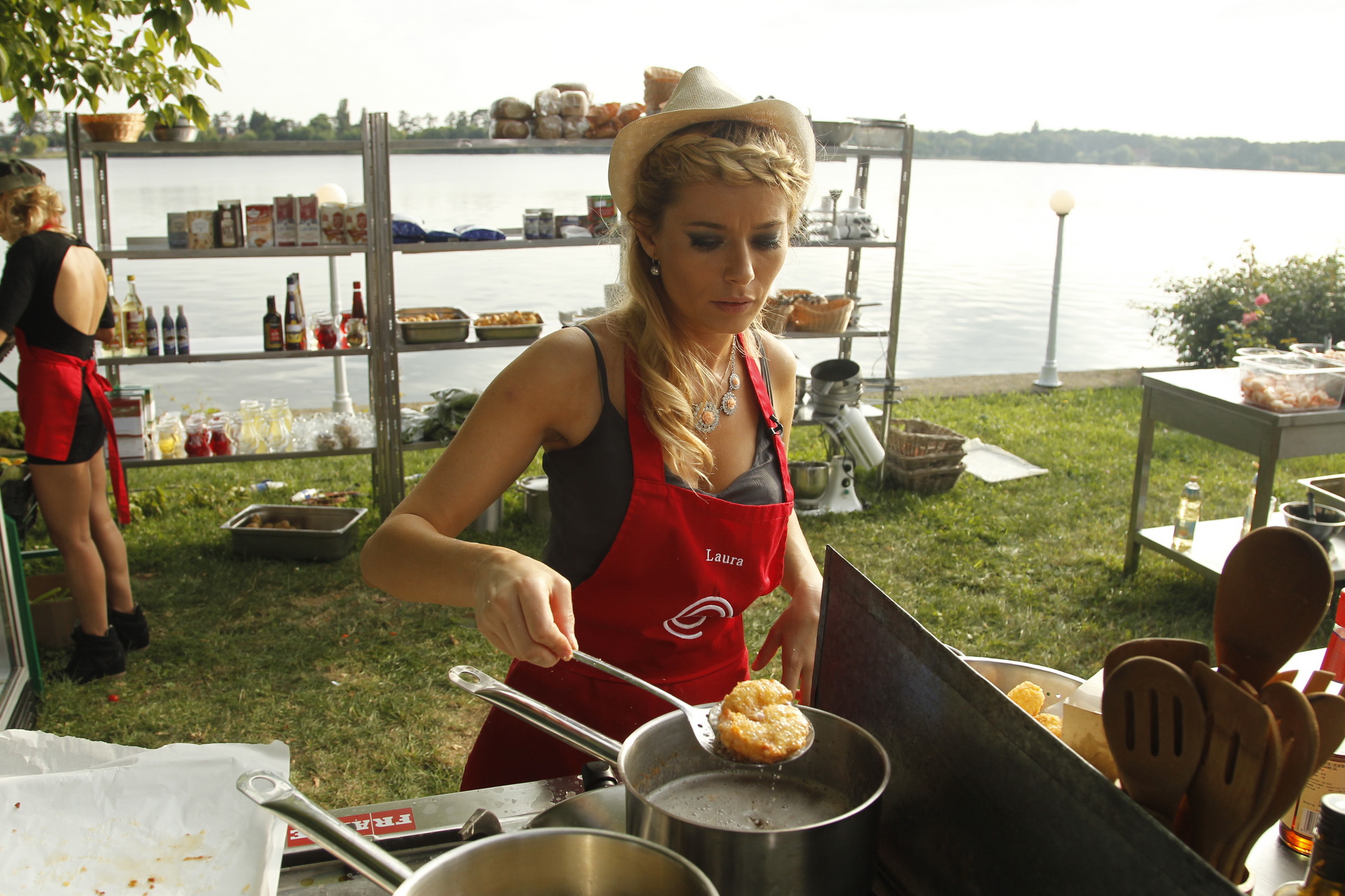 Actrita si-a demonstrat talentul culinar la concursul de gatit de la PRO TV