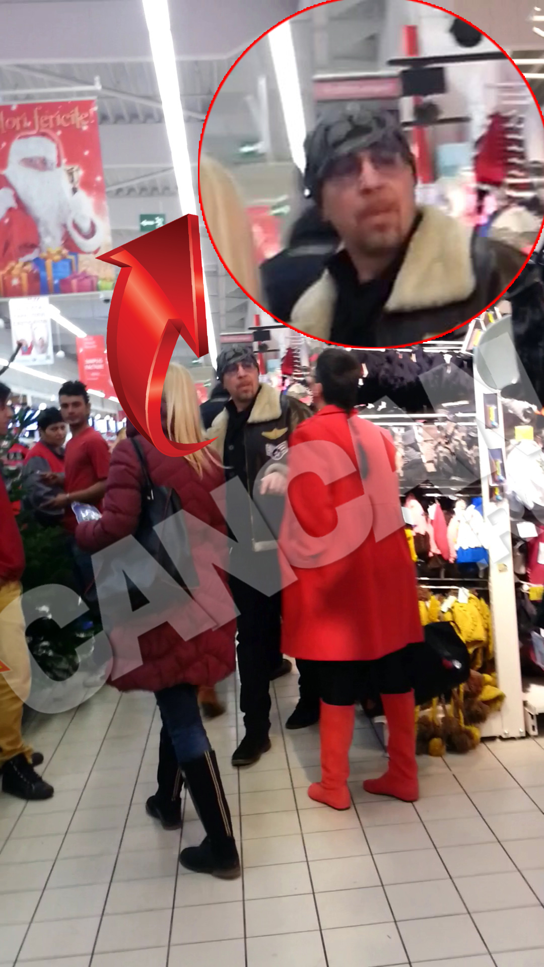 Mihai Pocorschi dadea semne de plictiseala inca din primele minute in care a intrat in mall