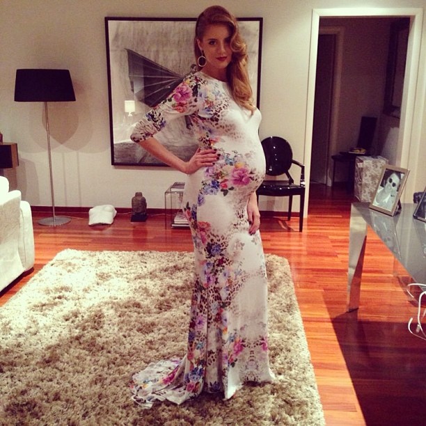 Veronica arata impecabil chiar si gravida in noua luni