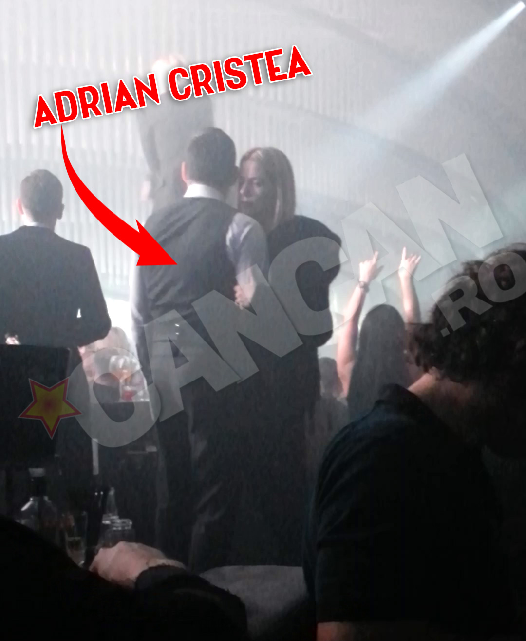 Pe rtimurile muzicii electronice, blonda i-a soptit vorbe dulci la ureche si l-a dezmierdat pe Print