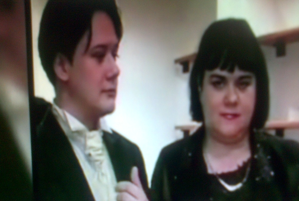 Desi a vorbit uneori despre mama lui, Paul Surugiu nu a prezentat decat doua fotografii, in urma cu ani buni, in emisiunea