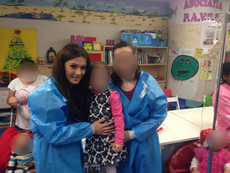 Larisa Bercea a ramas impresionata de suferinta copiilor bolnavi de cancer