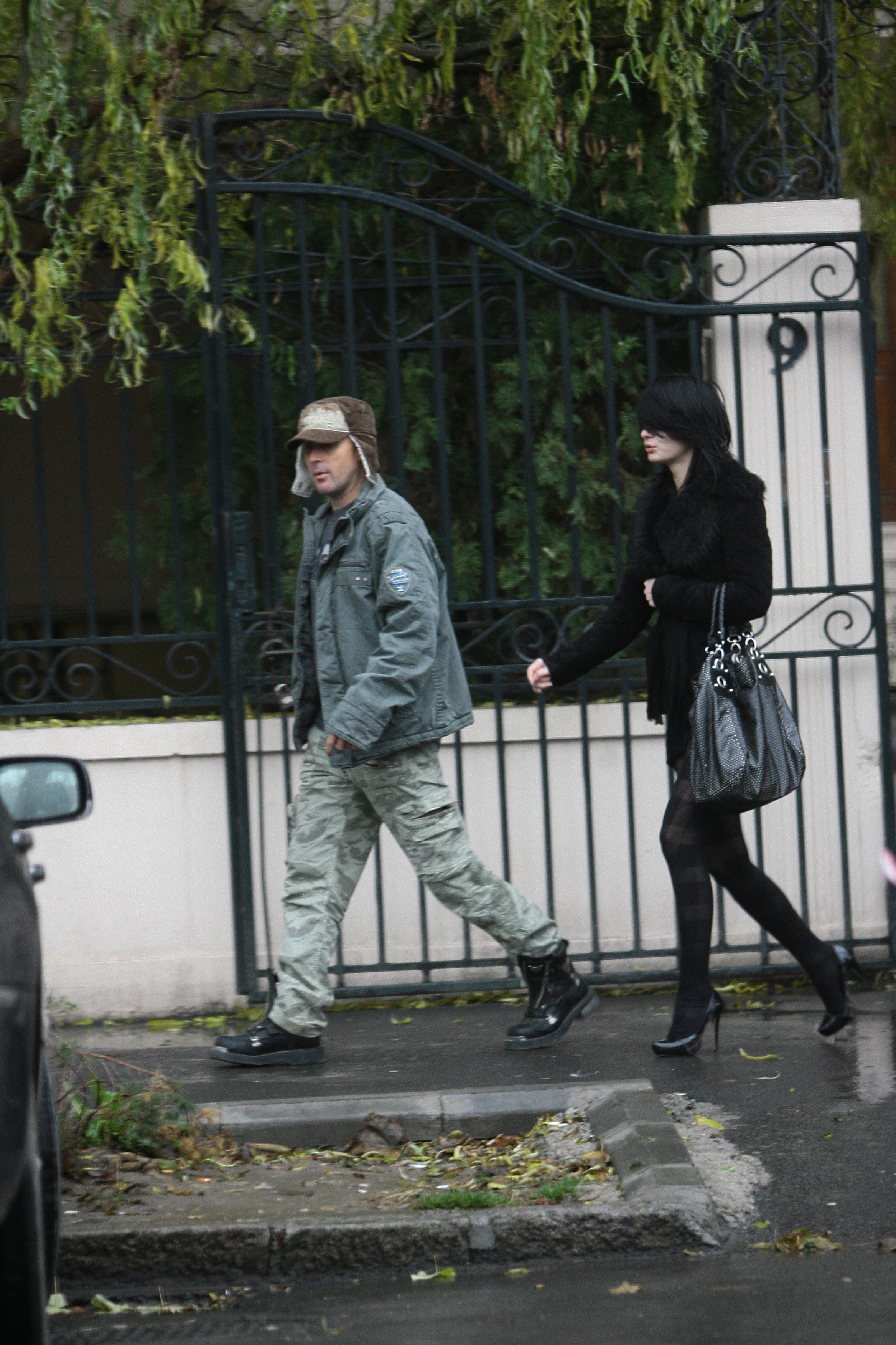 In urma cu ceva vreme Mugur scoatea o bruneta la un restaurant select din Capitala