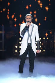 Adrian Nour are 32 de ani si este actor