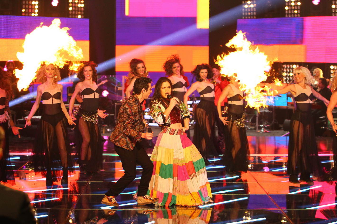 Sanziana a cantat si o melodie a Shakirei, in finala, impreuna cu mentorul sau, Marius Moga