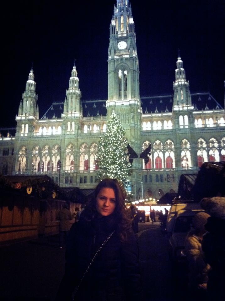 Cu aceasta tanara se pare ca designerul a pecat in Austria