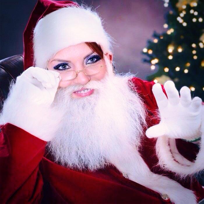 Hueanu s-a deghizat in Craciunita