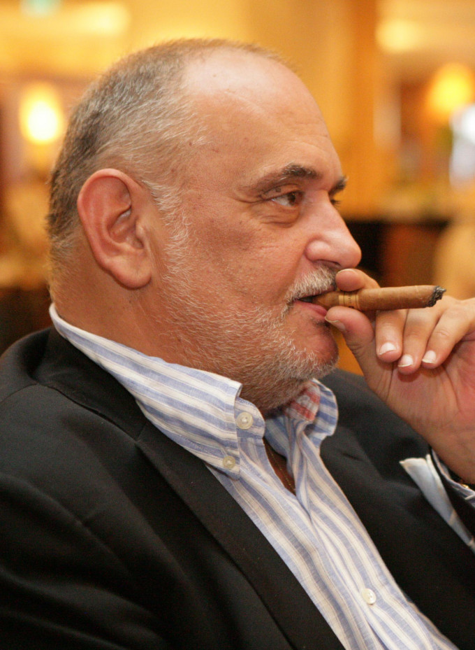 Dinu Patriciu se afla in divort cu sotia sa, care cere impartirea averii