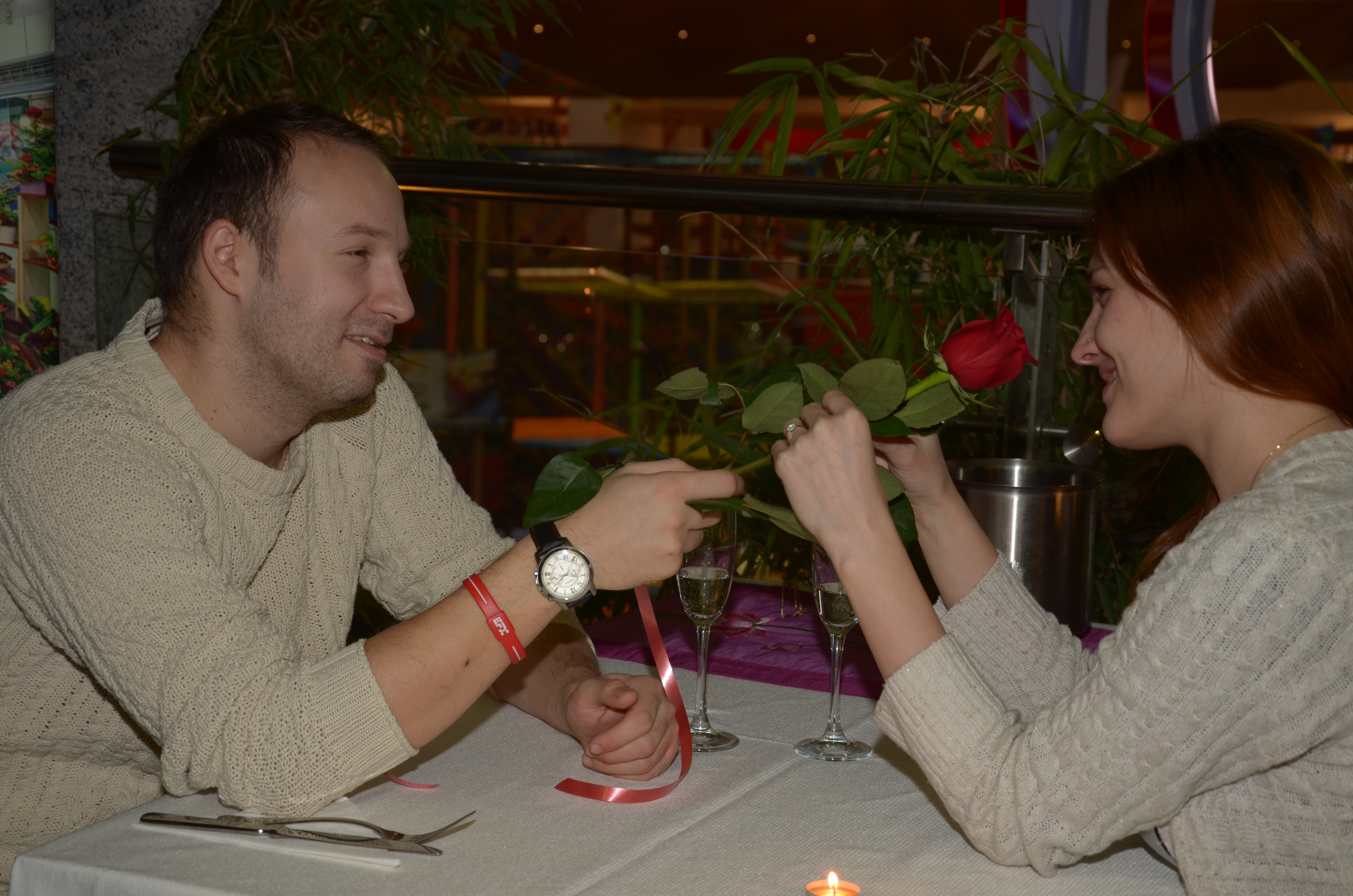 Alex si Alexandra au fost foarte fericiti in Ajunul Craciunului