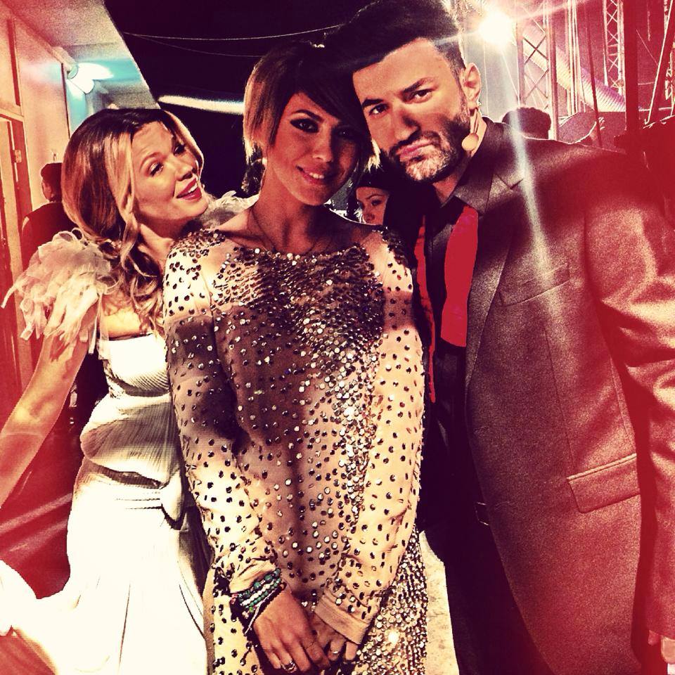 Gina nu l-a lasat in pace pe Smiley nici cand facea fotografii cu Sore