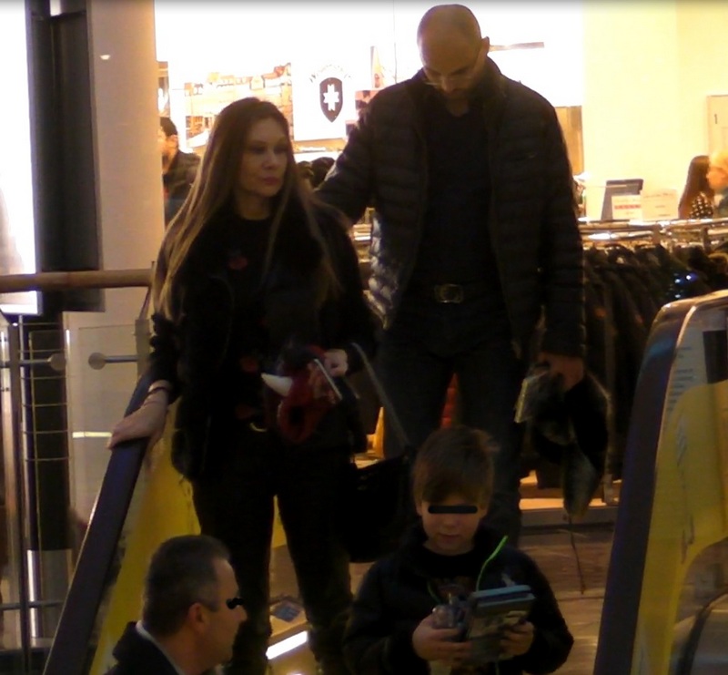 Romanita, Albert si Iulian Gogan au petrecut o duminica linistita la mall