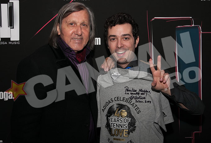 Ilie Nastase i-a adus un tricou cu autograf