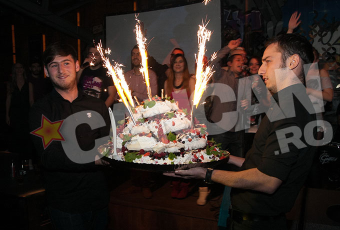 Tortul a fost unul special, din spuma de fructe