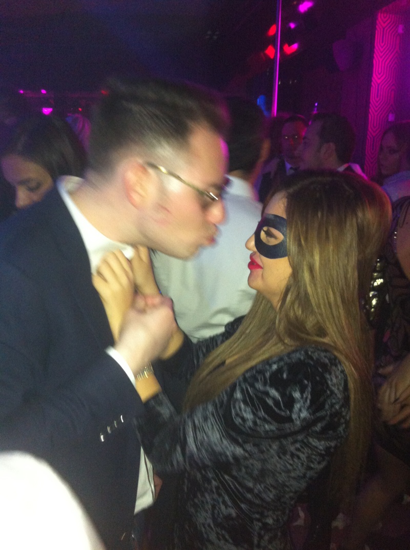 Domnisoara aleasa de Versace este pe gustul sau, mai exact tunata