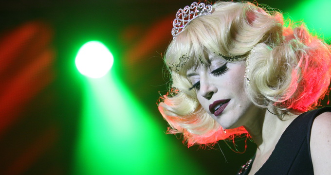 Loredana a stralucit pe Scena salii Palatului din Bucuresti