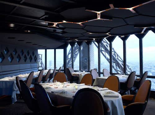 Bianca si Adi Cristea au luat cina la restaurantul Jules Verne din Turnul Eiffel