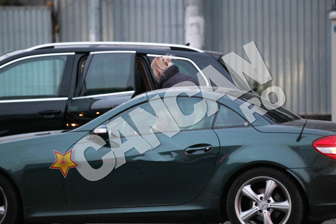 Aceasta este masina pe care Sanziana o conduce si la care tine foarte mult