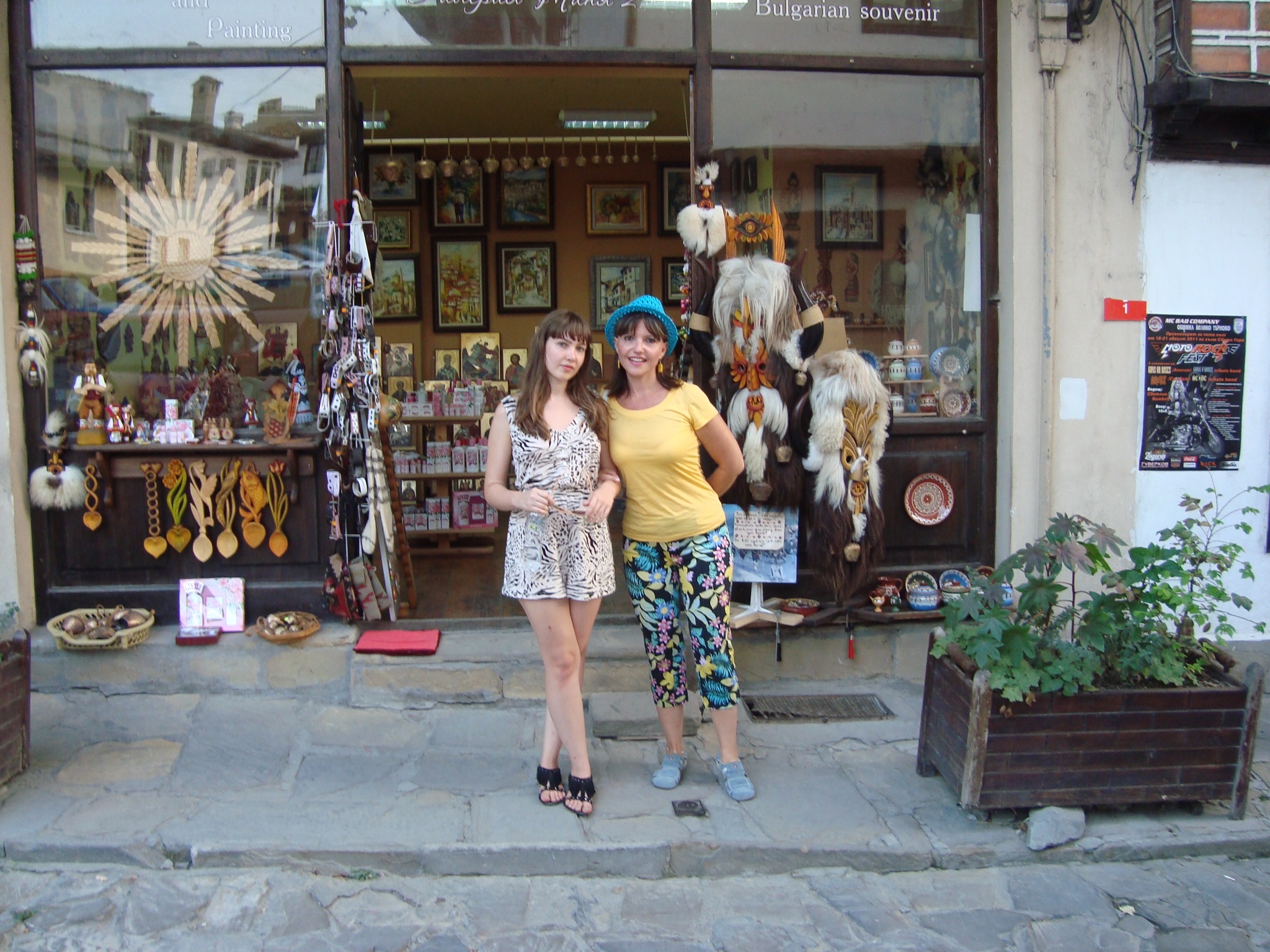 Marina Almasan, alaturi de fiica ei, Marina sursa: arhiva personala