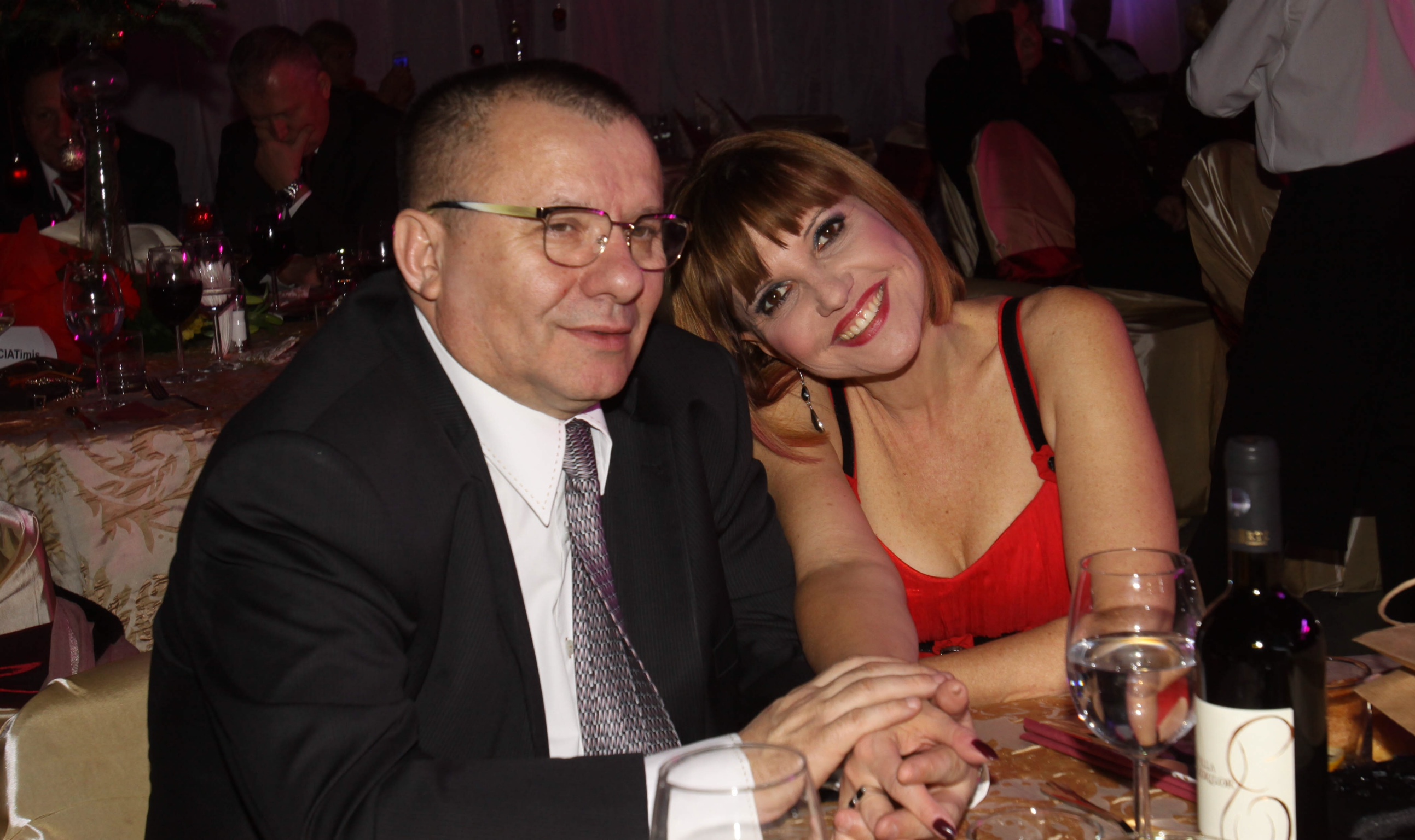 Marina Almasan si Georgica Cornu, intr-un gest de tandrete, chiar in seara de Revelion