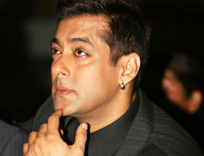 Salman sufera de 10 ani de nevralgia trigemenului