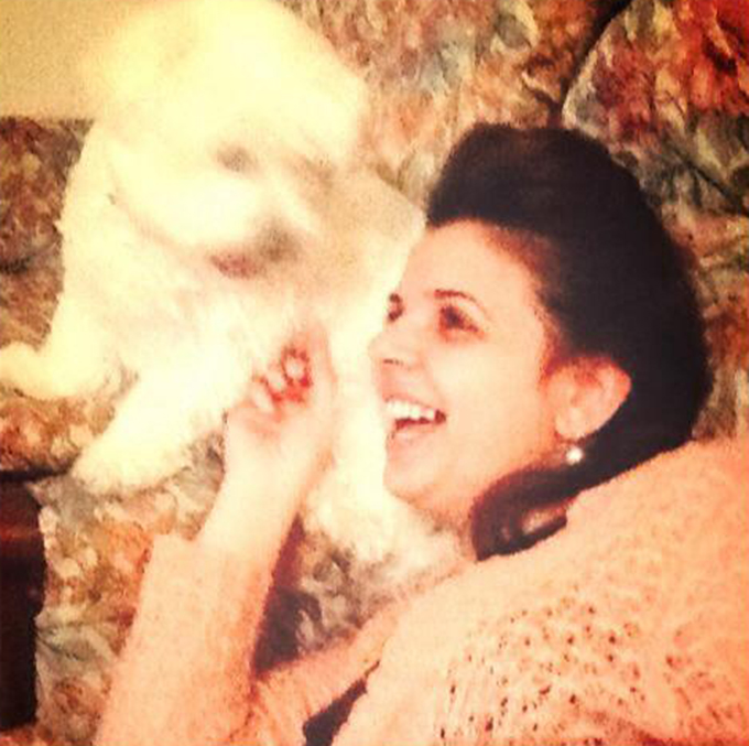 Laura s-a ingrasat cateva kilograme bune si s-a facut roscata