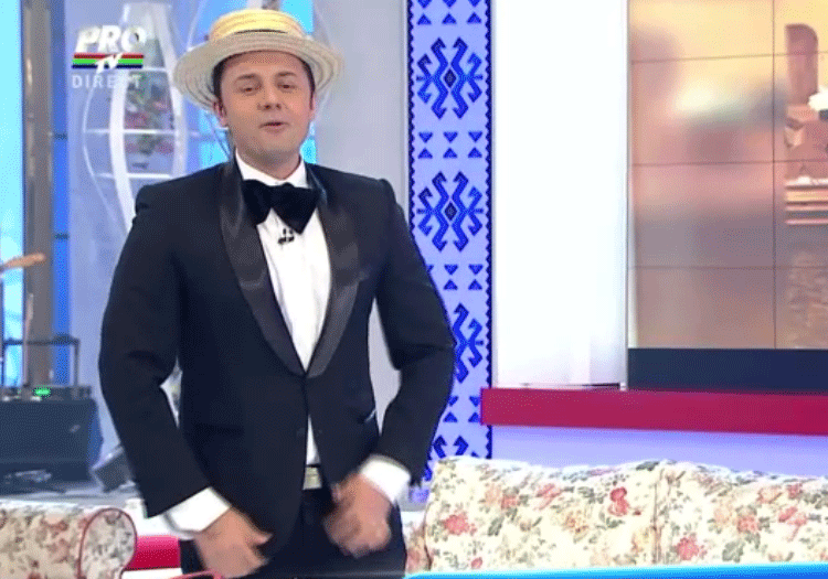 Catalin Maruta s-a imbracat intr-un costum asemanator cu cel purtat de Gica Petrescu in spectacolele sale