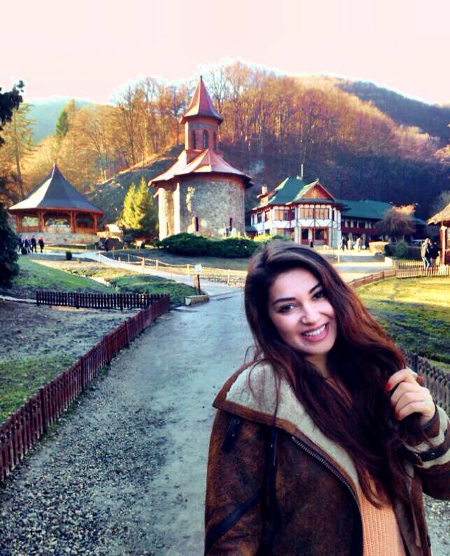 Cantareata s-a rugat pentru un an bun, sanatate si fericire