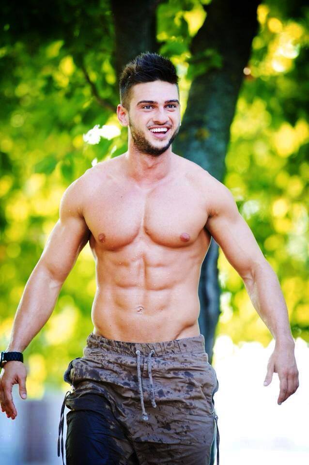 Dorian Popa a devenit idolul multor adolescente din Romania sursa: PRO TV