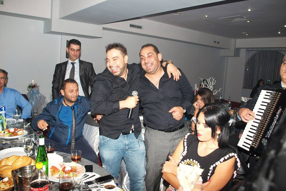 Raluca s-a simtit putin stinghera in momentul in care a ajuns in bataia bliturilor