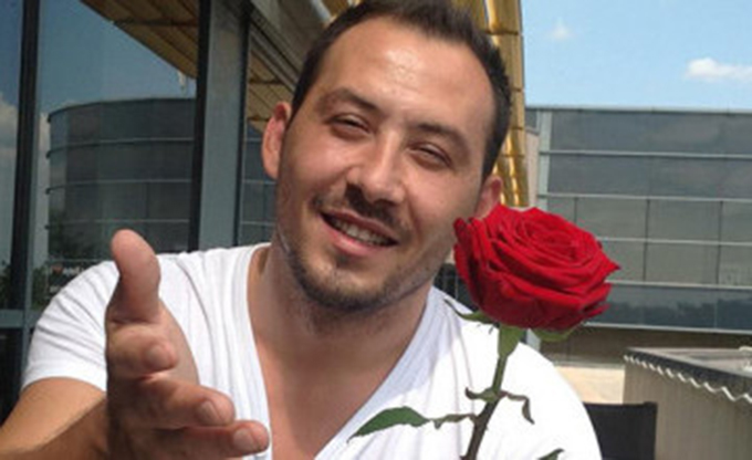 Artistul este un romantic din fire