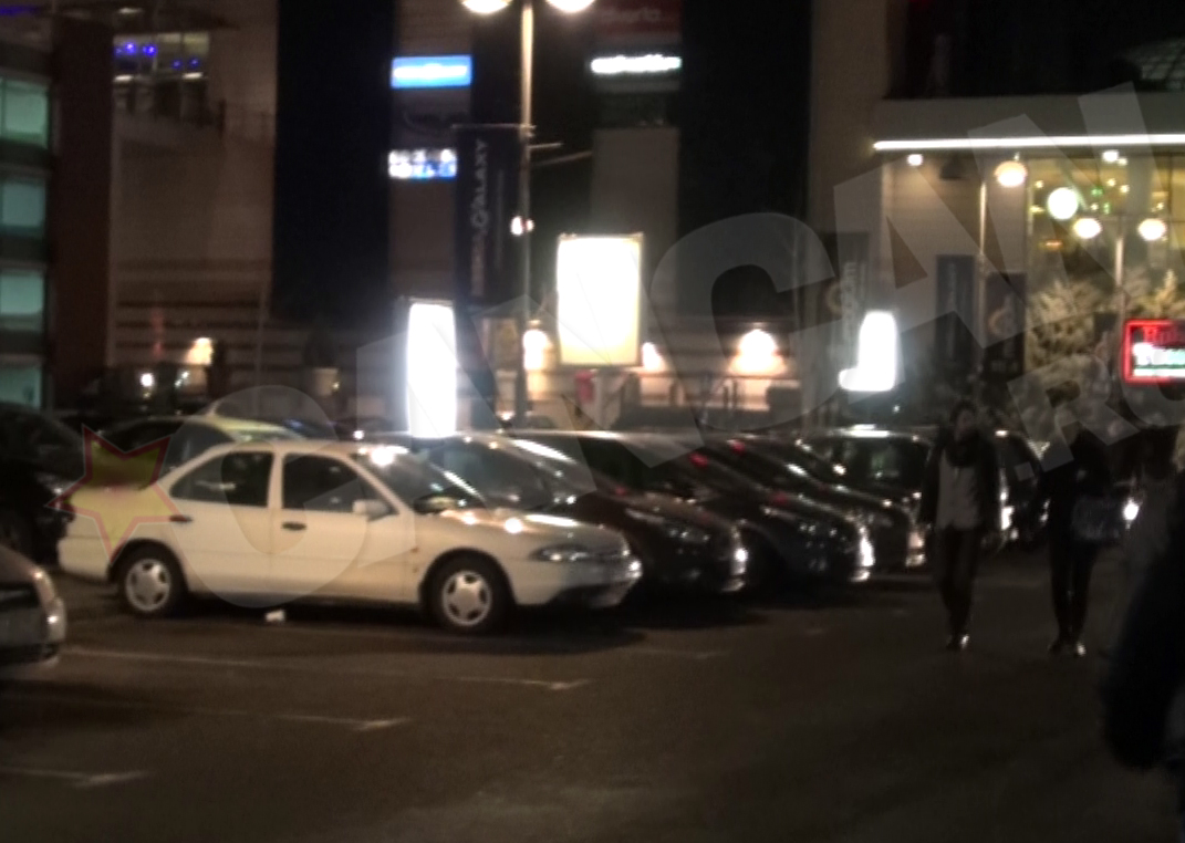 Cei doi soti pareau suparati si au fost zgarciti cu gesturile tandre