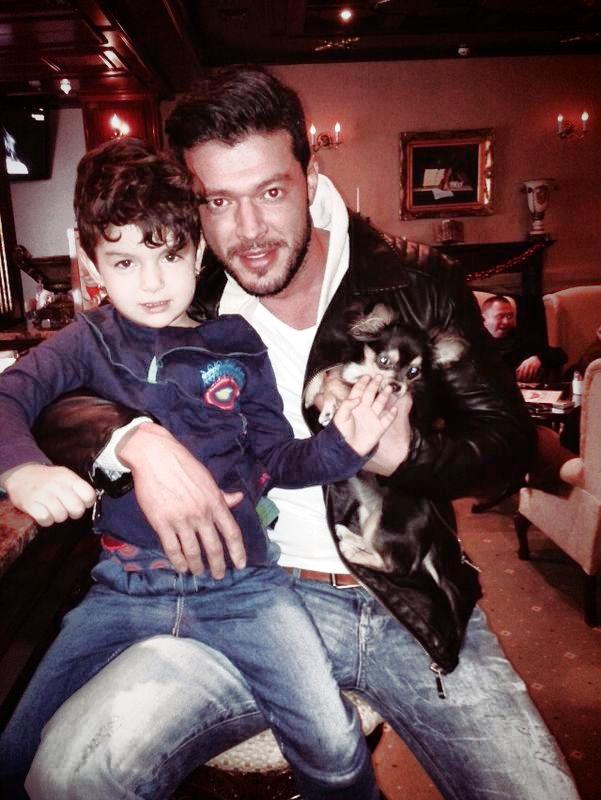 Victor Slav s-a pozat cu micuta in urma cu doua zile