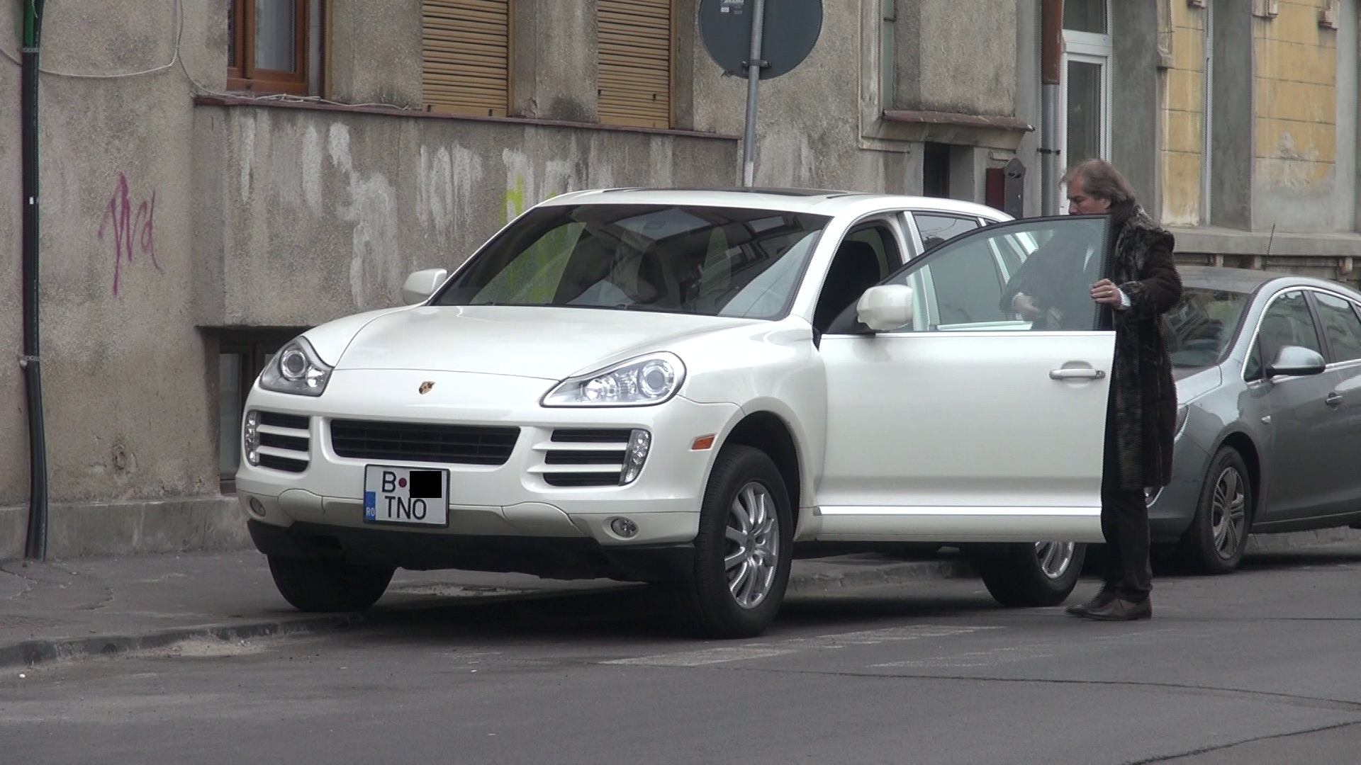 Tino Furtuna a plecat de la intalnire singur