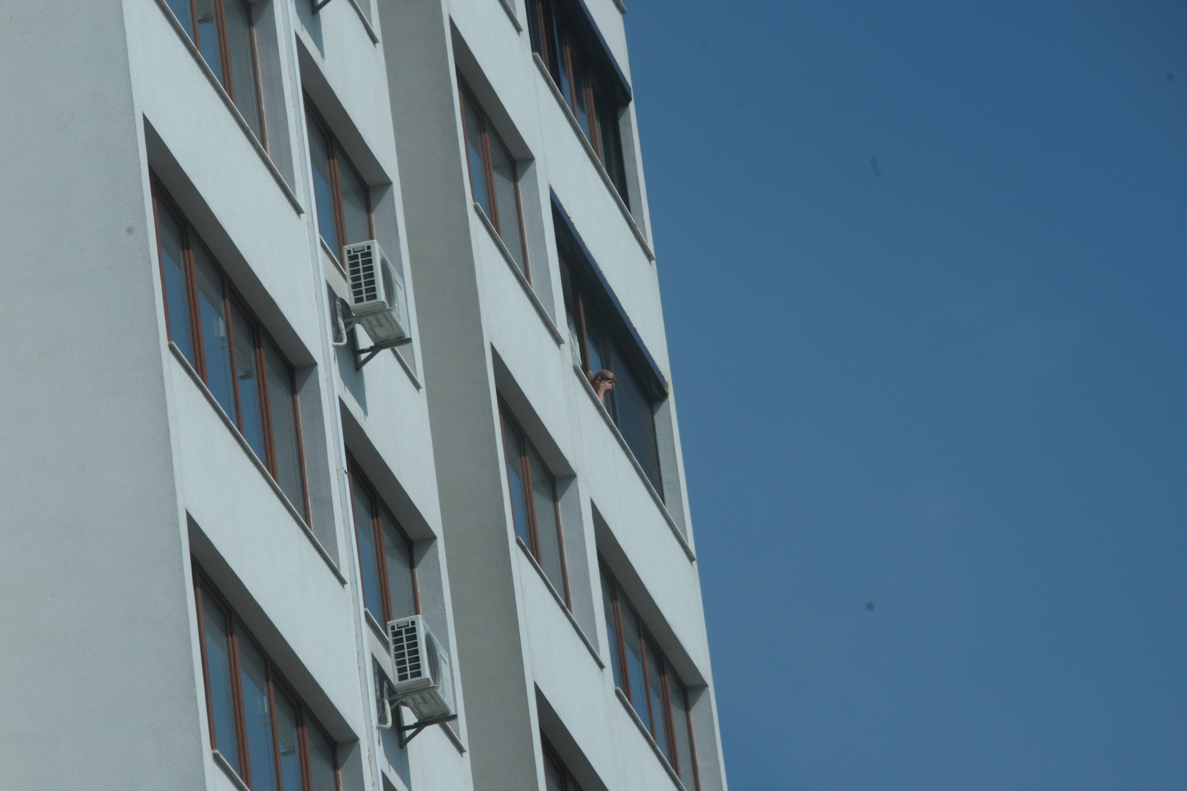 La inceputul anului 2010, Bianca si-a petrecut noaptea in apartamentul lui Adrian Cristea, iar a doua zi s-a afisat la geamul acestuia