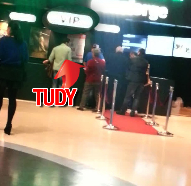 A cumparat bilete la film la categoria VIP