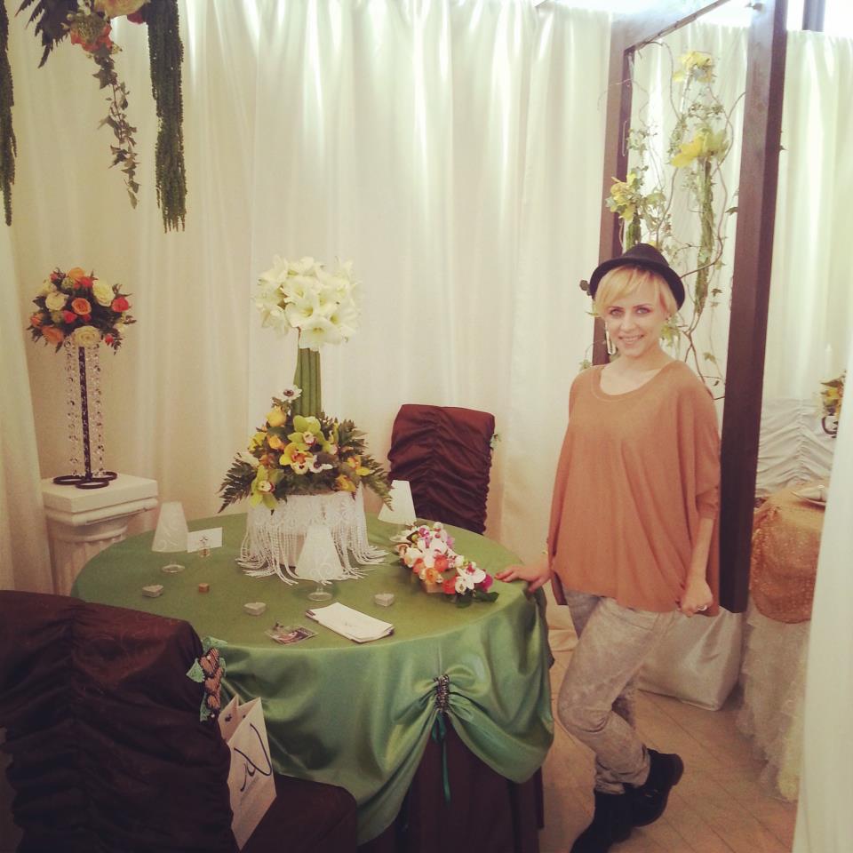 De cate ori are ocazia, cantareata se implica in organizarea evenimentelor de care se ocupa firma familiei sursa: arhiva personala