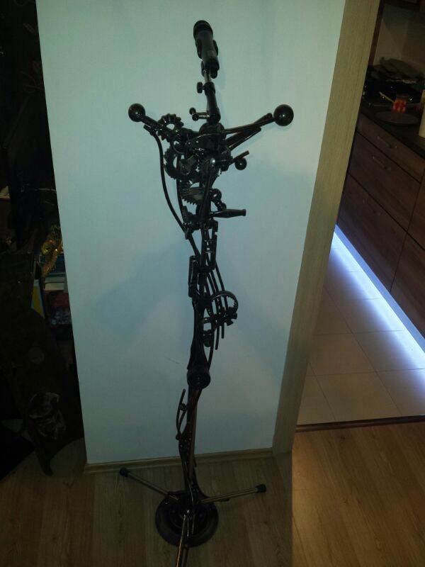 Acesta este stativul lui Tudor Turcu, cel pe care artistul il va aduce pe scena de la Eurovision sursa: arhiva personala