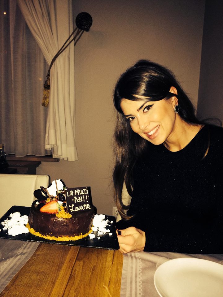Laura si-a sarbatorit ziua de nastere cu un invitat misterios, care nu a fost Marica