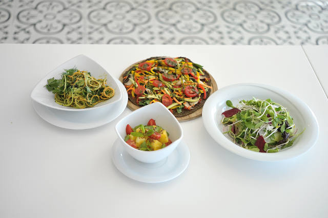 Asa arata cateva dintre preparatele pe care le consuma prezentatoarea tv intr-o perioada de detoxifiere sursa: arhiva personala